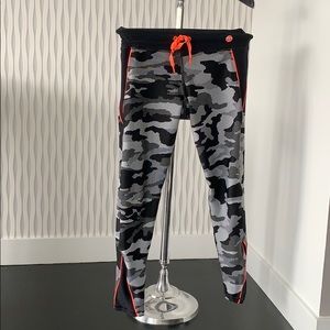 Trina Turk Camo leggings